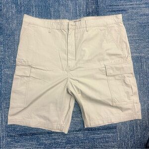 Khaki Levi’s Cargo Shirts (Falls to knee) 44 waist. Never worn